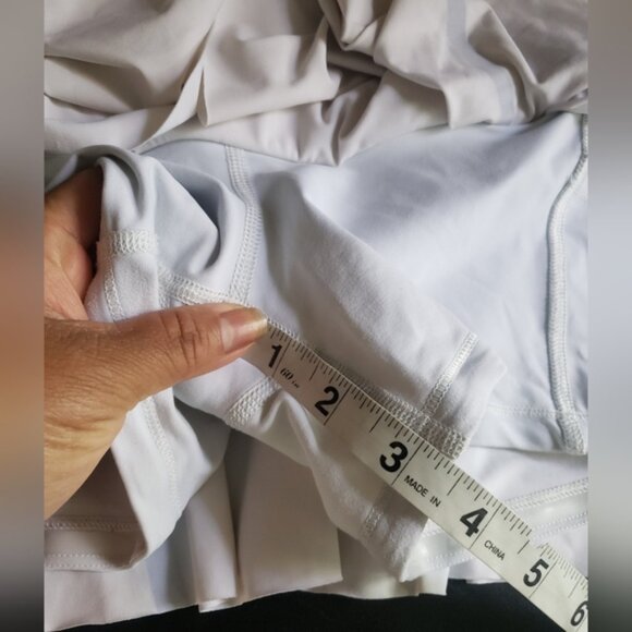 Rare Lululemon White Tennis Skirt with Ruffle Detail Side Slide Size 4 - Picture 13 of 13